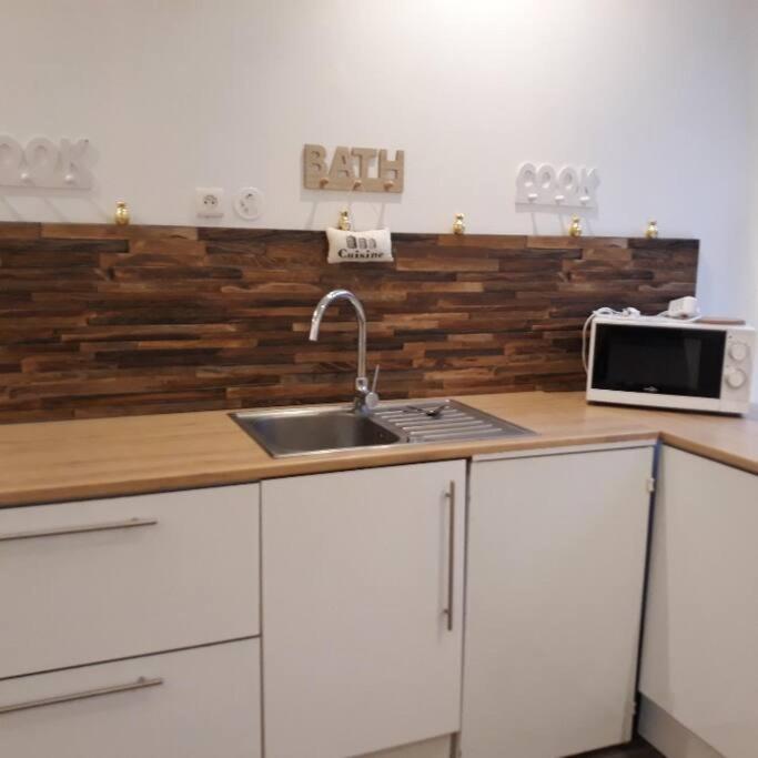 Appartement Agreable Au Centre Wifi Saint-Leonard-de-Noblat Ngoại thất bức ảnh